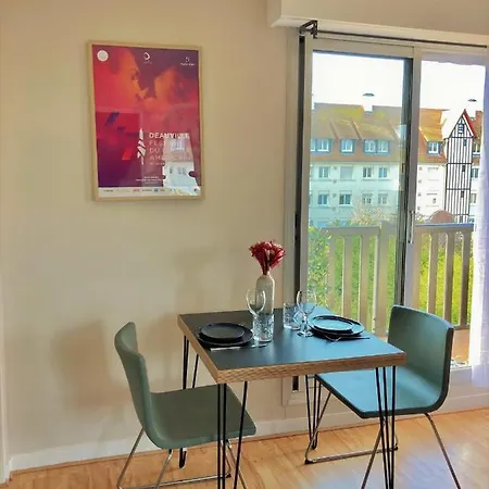 Proche Balcon Et Parking * Deauville