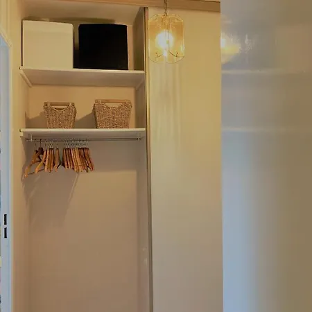 Апартаменты Proche Balcon Et Parking *
