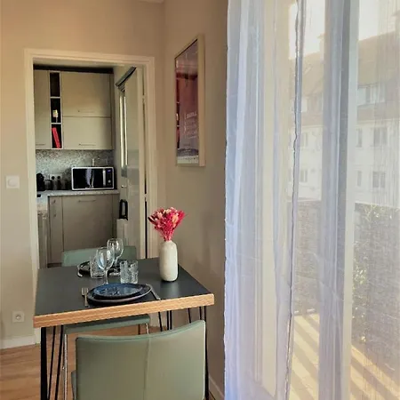 Appartement Proche Balcon Et Parking Deauville