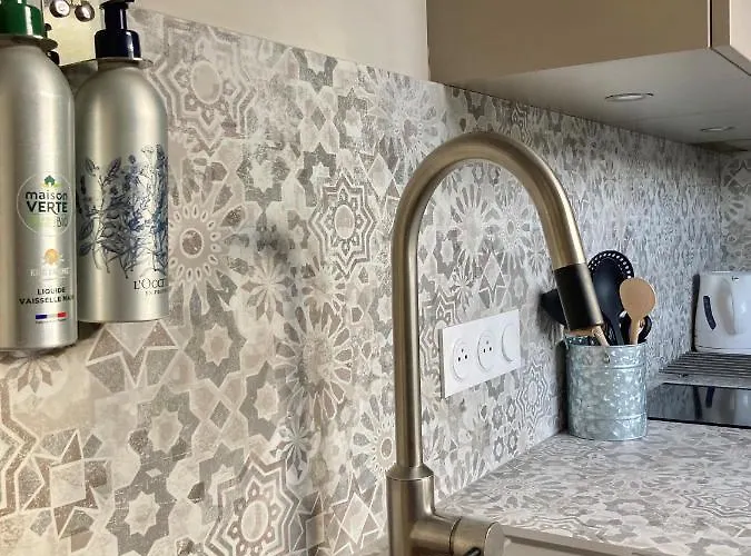 Proche Balcon Et Parking *