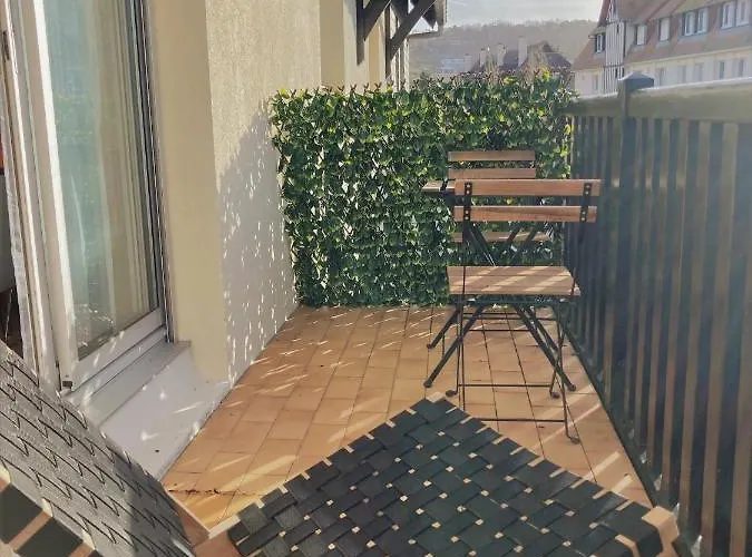 Apartment Proche Balcon Et Parking Deauville