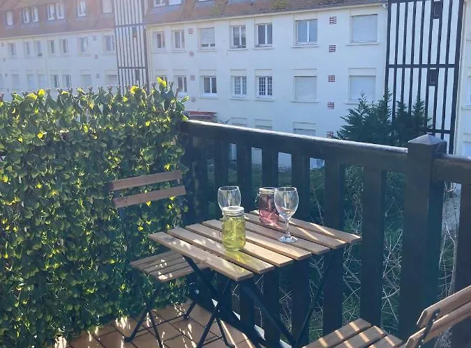 Apartment Proche Balcon Et Parking Deauville